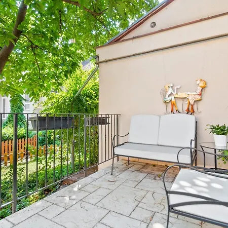 Elle Home Oradea Exterior photo