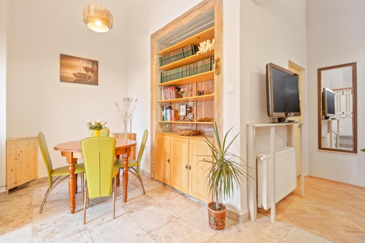 Elle Apartment *